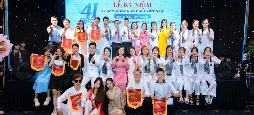Văn nghệ chào mừng ngày nhà giáo Việt Nam Trường Cao đẳng Y khoa Phạm Ngọc Thạch
