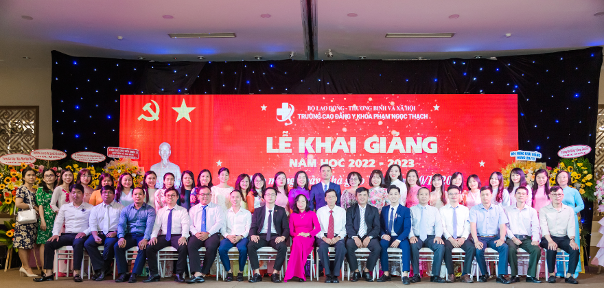Đội ngũ giảng viên Trường Cao đẳng Y Khoa Phạm Ngọc Thạch tại Lễ khai giảng năm học 2022-2023