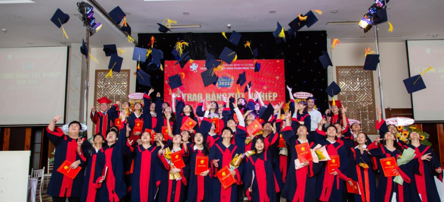 Sinh viên tốt nghiệp ngành Kỹ thuật phục hồi chức năng của Trường cao đẳng y khoa Phạm Ngọc Thạch được cấp bằng cử nhân theo chuẩn của Bộ Lao động – Thương binh và Xã hội