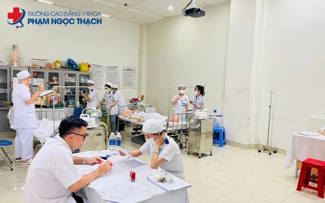 Trường Cao đẳng Y Khoa Phạm Ngọc Thạch là ngôi trường đào tạo ngành Dược đảm bảo chất lượng đầu ra tốt