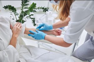 Kỹ thuật truyền dịch điều dưỡng cơ bản là gì?