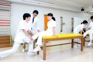 Ưu, nhược điểm khi học Phục hồi chức năng hệ vừa học vừa làm Ưu, nhược điểm khi học Phục hồi chức năng hệ vừa học vừa làm