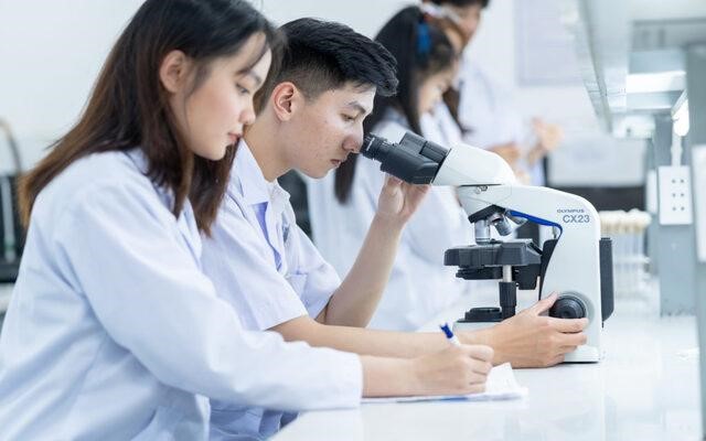 Ngành Y là ngành học quan trọng đáp ứng nhu cầu chăm sóc sức khỏe cộng đồng