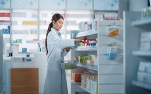 Cần nắm rõ rủi ro của ngành Dược trước khi đăng ký