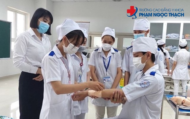 Ngành Điều dưỡng có được giảm học phí không?