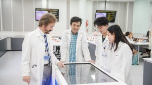 Điều dưỡng là ngành liên quan trực tiếp đến sức khỏe con người