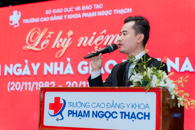 TS. Bùi Văn Tự – Chủ tịch sáng lập Trường Cao đẳng Y khoa Phạm Ngọc Thạch phát biểu trong buổi lễ