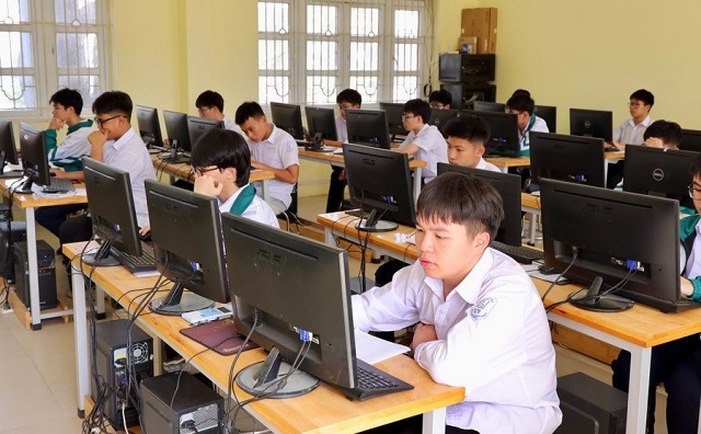 Năm 2027 sẽ là năm đầu tiên có khả năng thi THPT trên máy tính