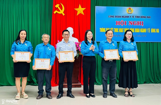 Hội nghị thông báo kết thúc hoạt động của Công đoàn ngành y tế Đồng Nai Hội nghị thông báo kết thúc hoạt động của Công đoàn ngành y tế Đồng Nai