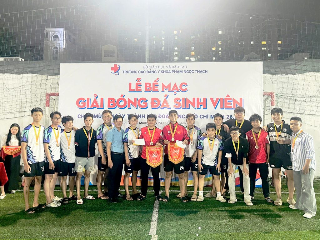 Hình ảnh trao giải và vinh danh các đội xuất sắc